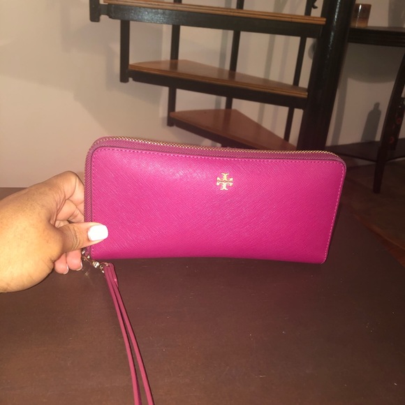 Tory Burch Wallet - Picture 1 of 8